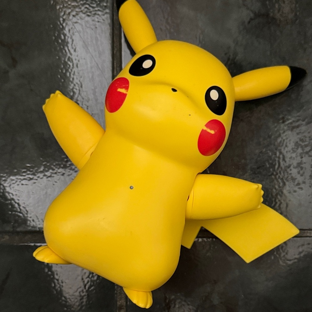 Pokemon Pikachu Yellow Action Figure